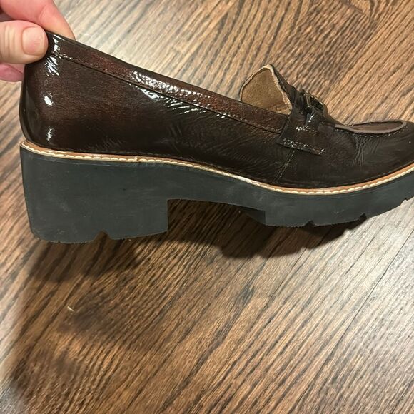 Naturalizer Dark Brown/Gold 2in Platform Loafer size 9 - Picture 9 of 10